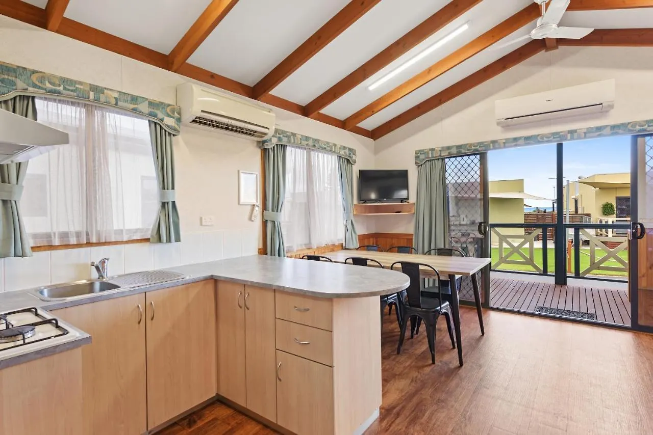 **** Hotel Discovery Parks - Adelaide Beachfront Australia