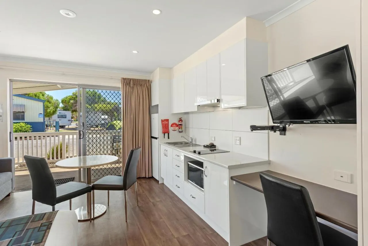Discovery Parks - Adelaide Beachfront 4*,  Australia