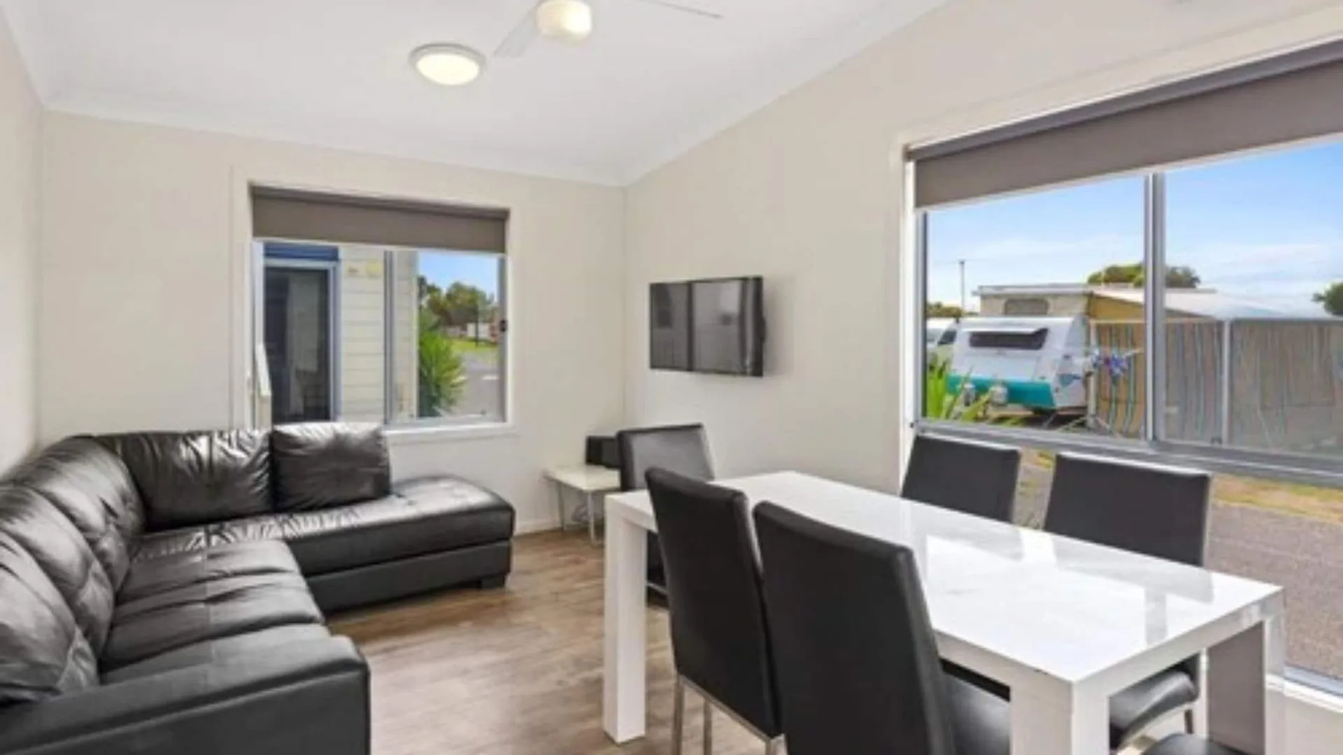 Discovery Parks – Adelaide Beachfront Hotel