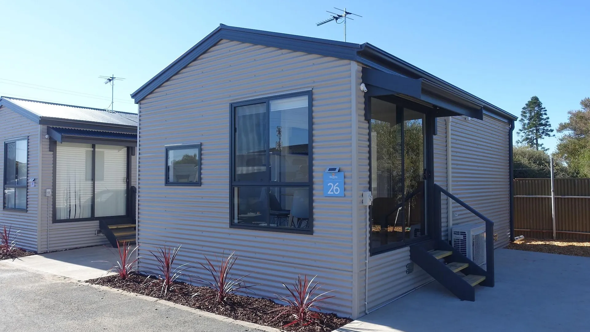 Discovery Parks - Adelaide Beachfront Hotel